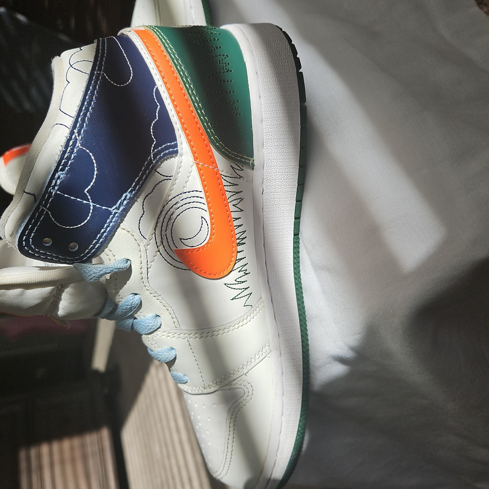 Nike Air Jordan Day/Night sneakers. - Picture 11 of 14